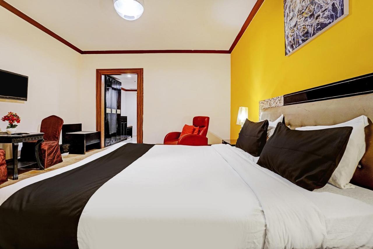 Townhouse 809 Royal Palms Hotel - Rose Collection مومباي المظهر الخارجي الصورة
