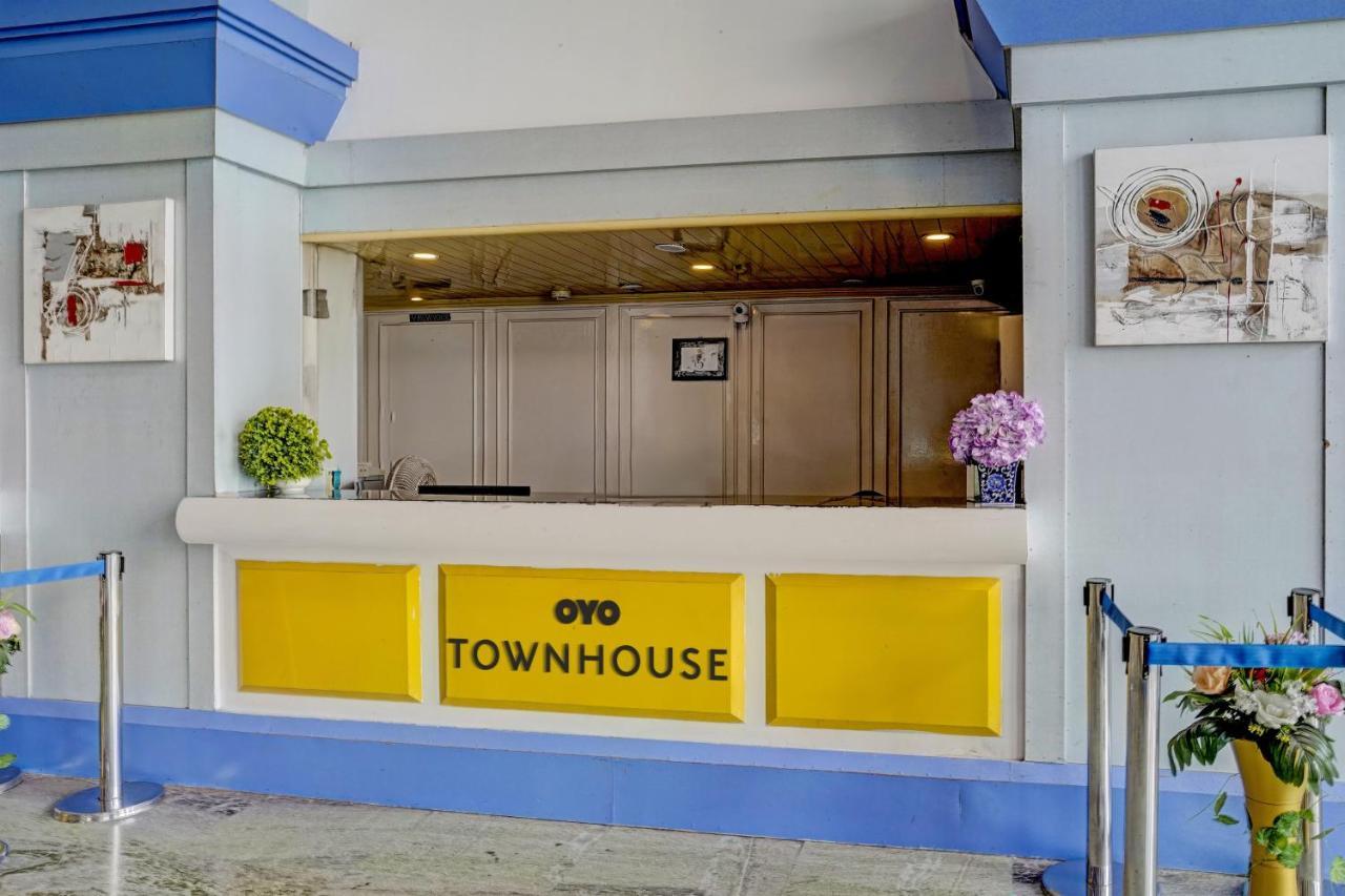 Townhouse 809 Royal Palms Hotel - Rose Collection مومباي المظهر الخارجي الصورة