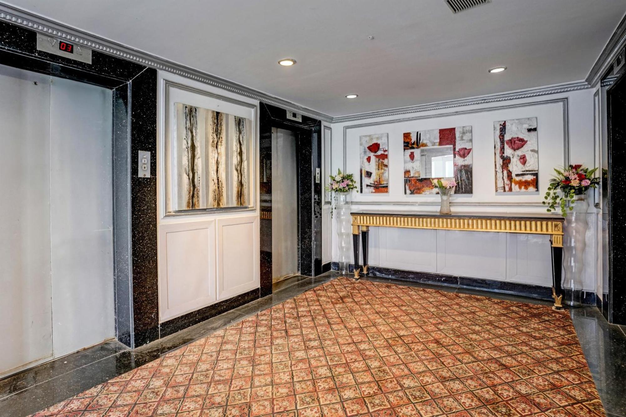 Townhouse 809 Royal Palms Hotel - Rose Collection مومباي المظهر الخارجي الصورة