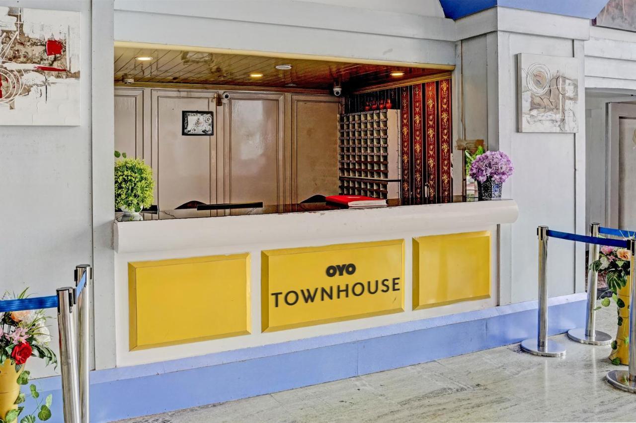 Townhouse 809 Royal Palms Hotel - Rose Collection مومباي المظهر الخارجي الصورة