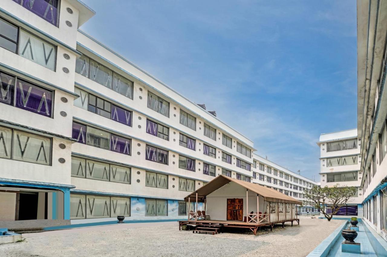 Townhouse 809 Royal Palms Hotel - Rose Collection مومباي المظهر الخارجي الصورة