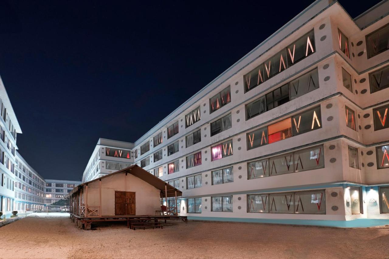 Townhouse 809 Royal Palms Hotel - Rose Collection مومباي المظهر الخارجي الصورة