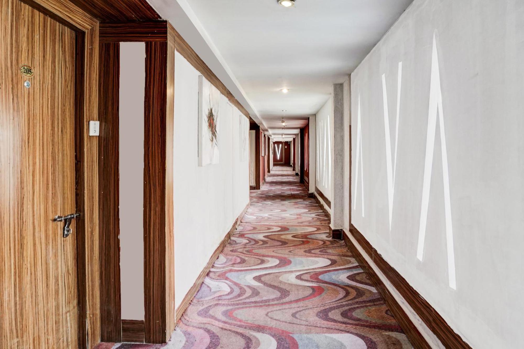 Townhouse 809 Royal Palms Hotel - Rose Collection مومباي المظهر الخارجي الصورة