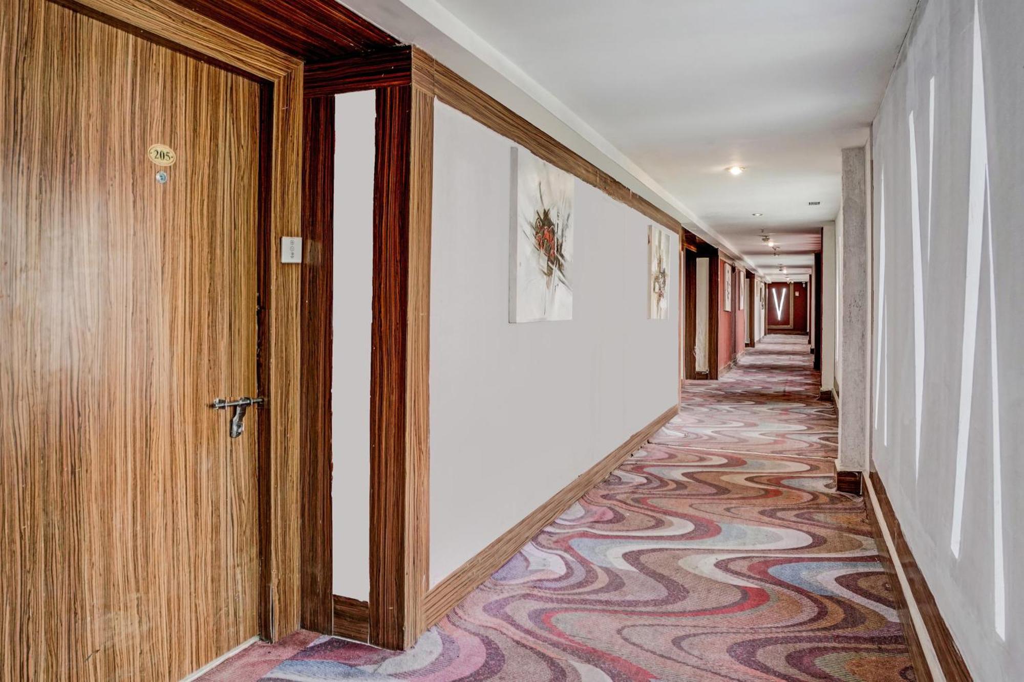 Townhouse 809 Royal Palms Hotel - Rose Collection مومباي المظهر الخارجي الصورة