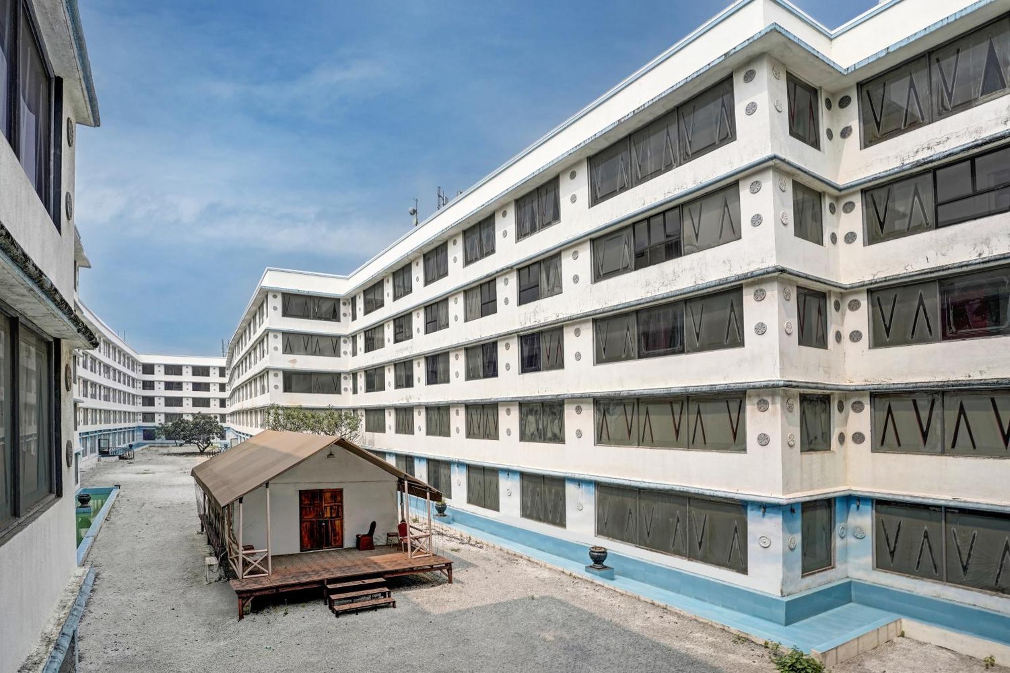 Townhouse 809 Royal Palms Hotel - Rose Collection مومباي المظهر الخارجي الصورة